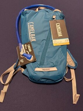 NWT CamelBak Rogue Light 7 Hydration Backpack in Teal Blue Reservoir 2L